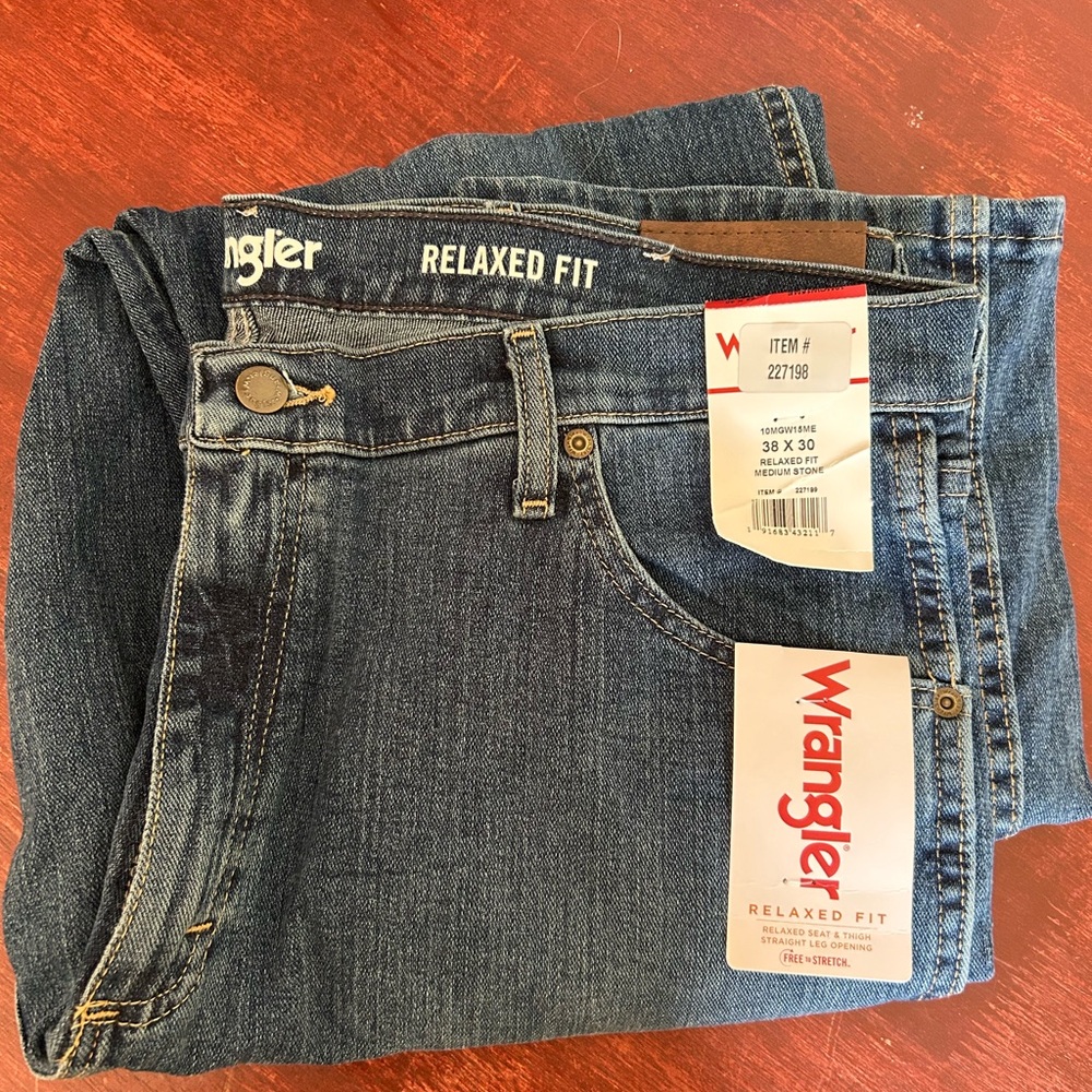 Men’s Wrangler jeans 38x30 - NWT